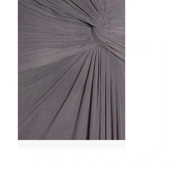 La FemmeRuched TwistColumn Gown size 6